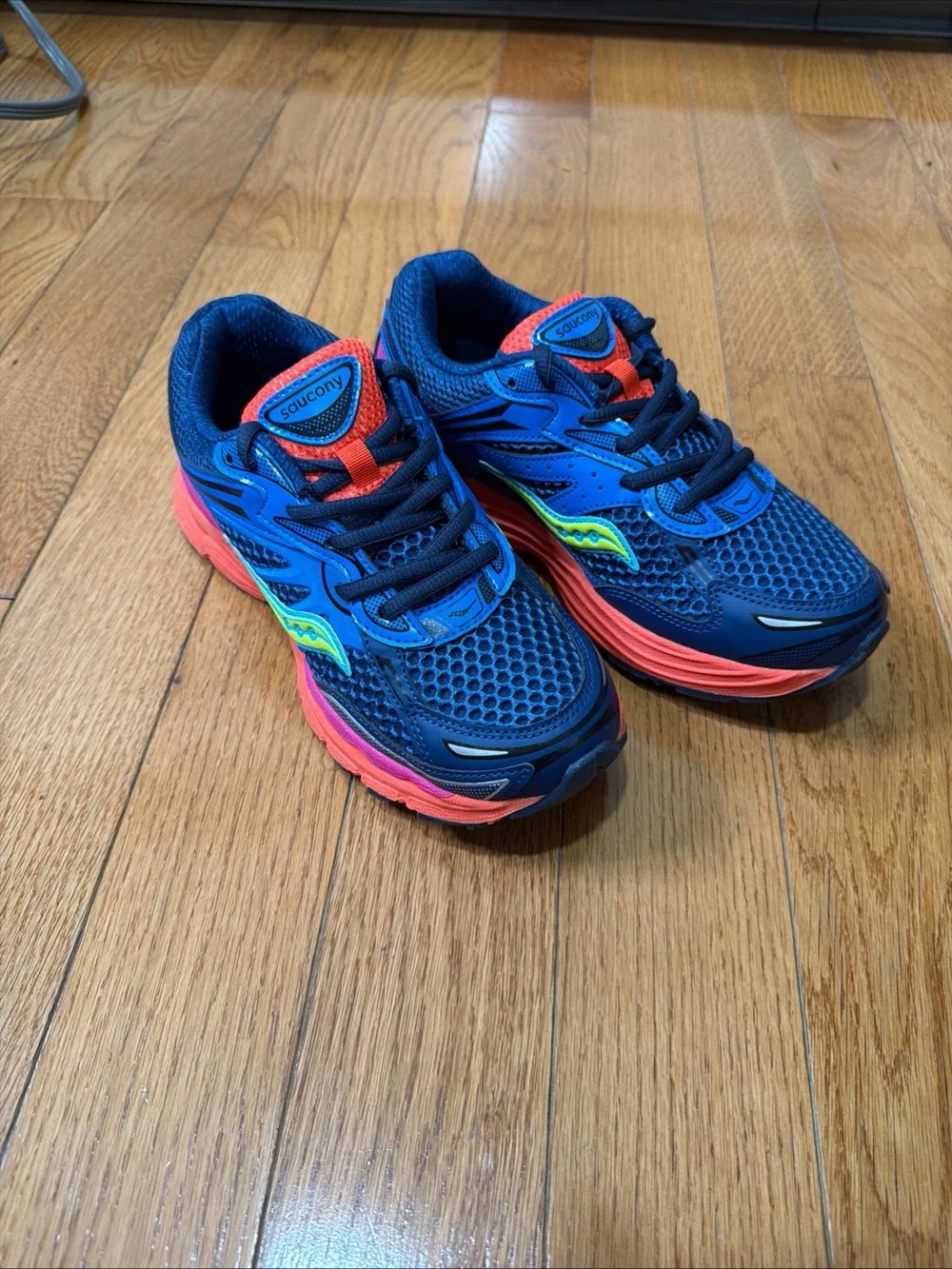 Size 6 Junior Saucauny Omni 9 KDZ Navy/Blue Mesh Low Top Unisex Kids Athletic